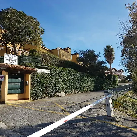 Casa Familiar En El Centro De Comillas