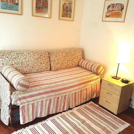 Casa Familiar En El Centro De *
